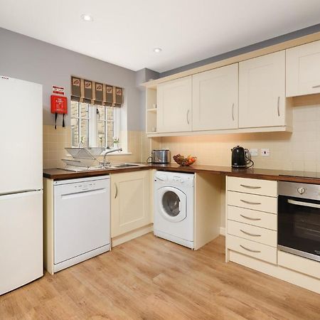 מטלוק Hopton Cottage - Darwin Lake Holiday Village מראה חיצוני תמונה