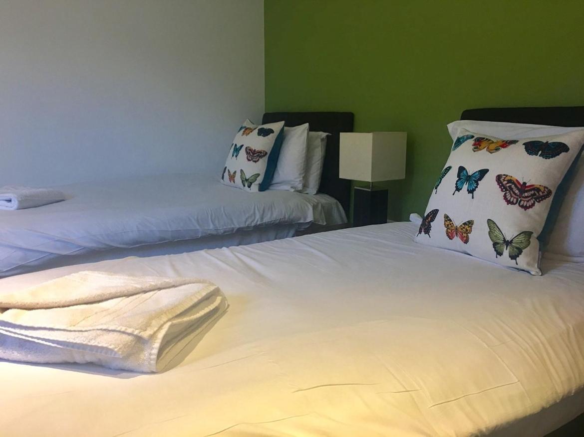 מטלוק Hopton Cottage - Darwin Lake Holiday Village מראה חיצוני תמונה